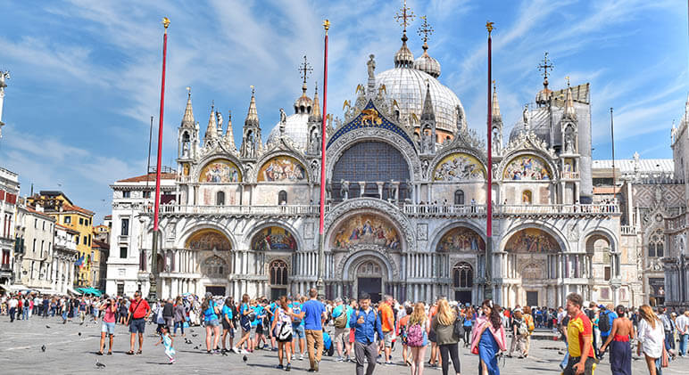 How to Visit Venice the Right Way - The Ins and Outs - La Joly Vie